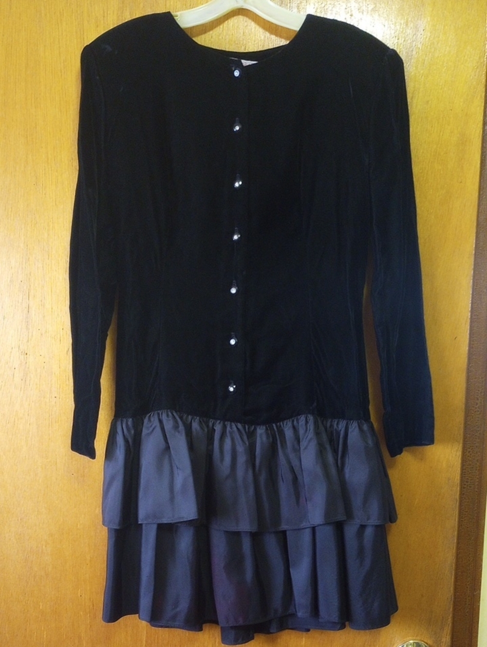 Diamond's Run Classic Traditional Black Velvet Formal Vtg Dress, Sz 9-10. As-Is